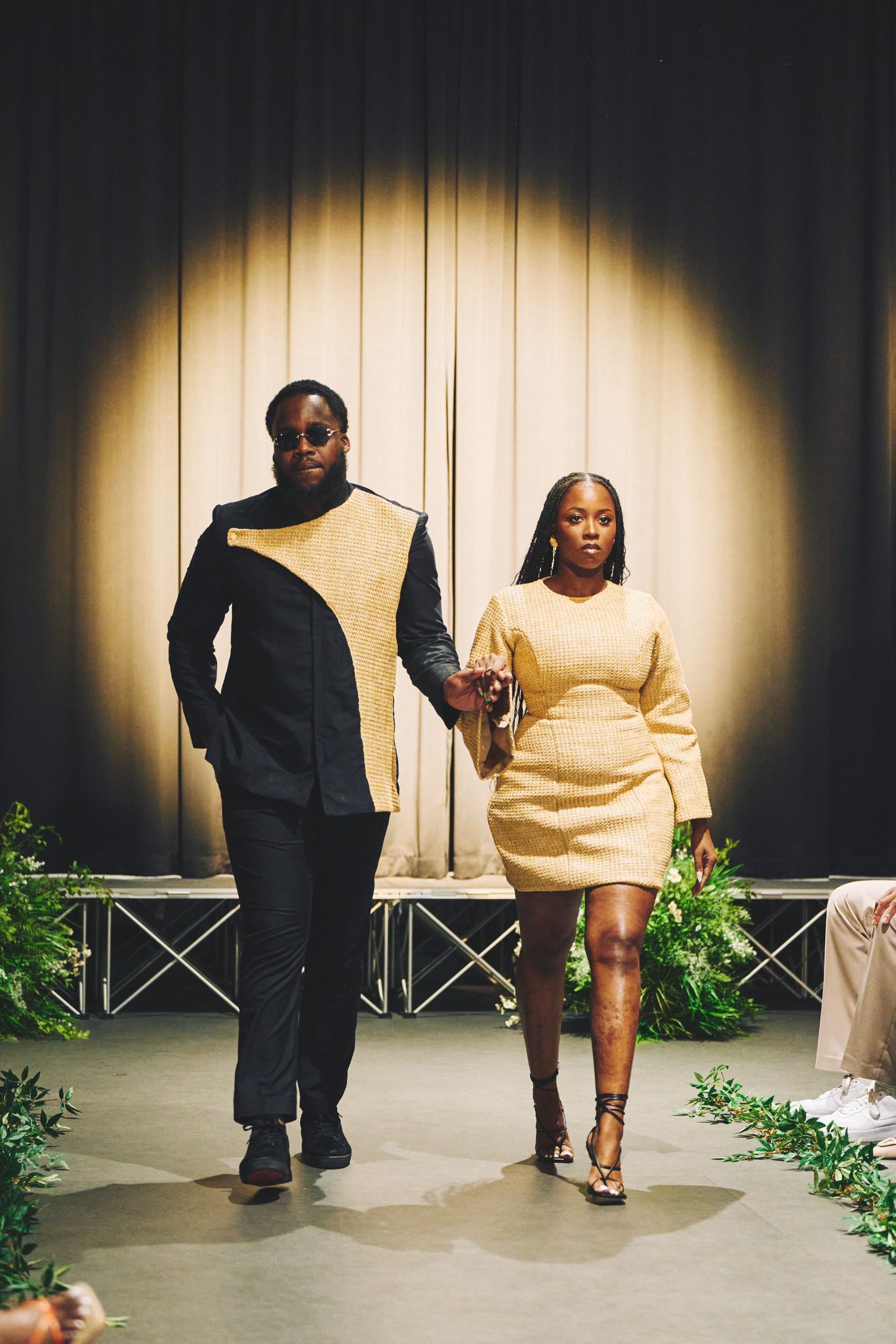 Ọrẹ Set (PRE-ORDER)
